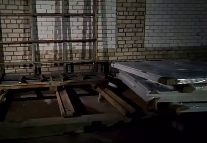 Тонна стеклопакетов упала на рабочего в Гродненской области