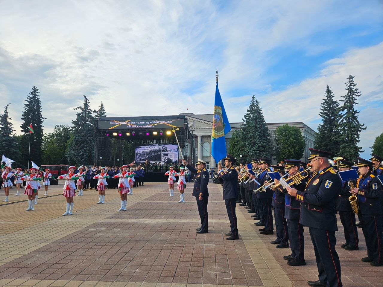 Майский вальс прозвучал в центре Молодечно