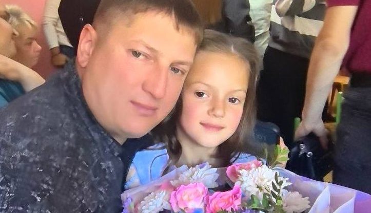 Шестой выпускной и ком в горле: как многодетная семья из Воложина собирала дочку на праздник в детский сад
