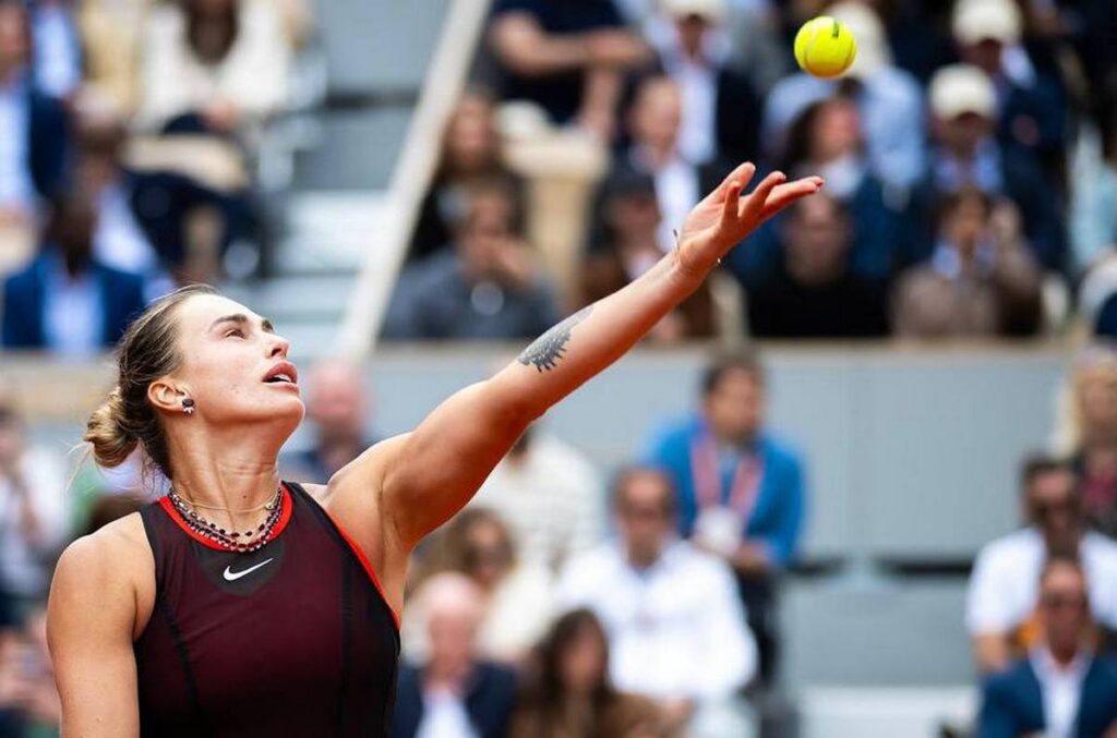 Арина Соболенко потерпела поражение в четвертьфинале Открытого чемпионата Франции по теннису