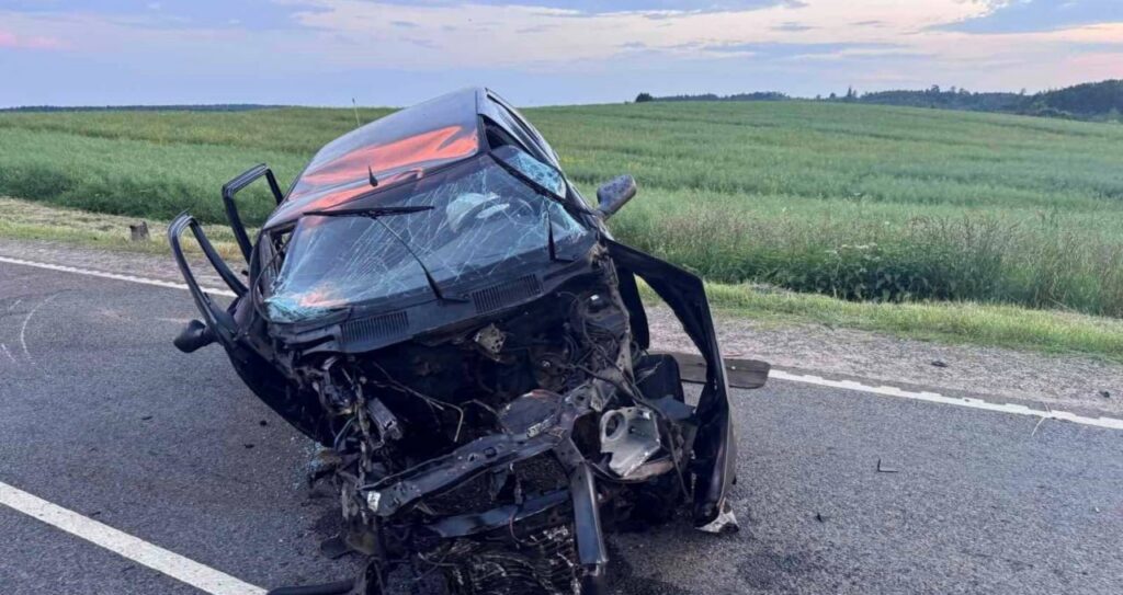 Четыре человека получили травмы в дорожной аварии под Минском