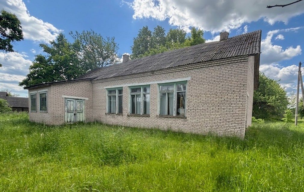 В Мядельском районе продают с электронных торгов здание бывшего клуба