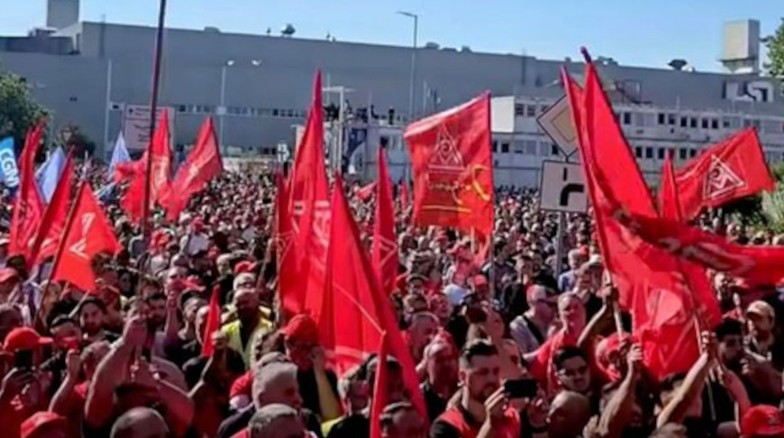 Более 33 тысяч сотрудников Mercedes-Benz вышли на акции протеста в Германии