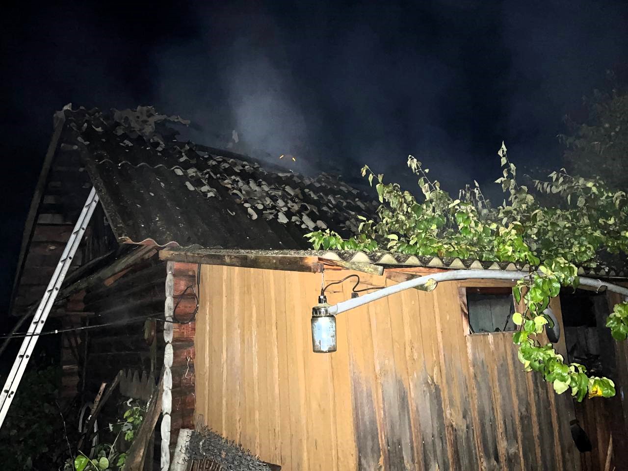 Баня загорелась в Докшицком районе, когда хозяйка была в доме