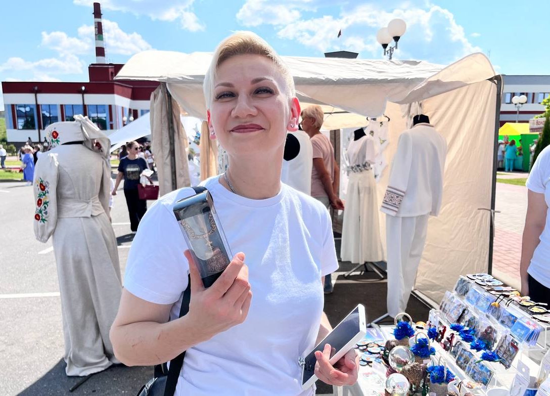 В Воложине женщинам напомнили, как важно иногда забыть о делах и заботах