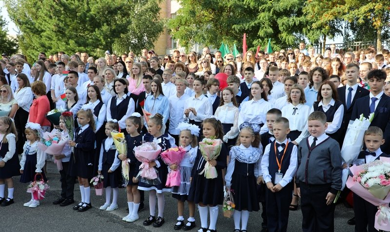 Почему в некоторых школах количество учеников в первых классах оказалось выше привычного