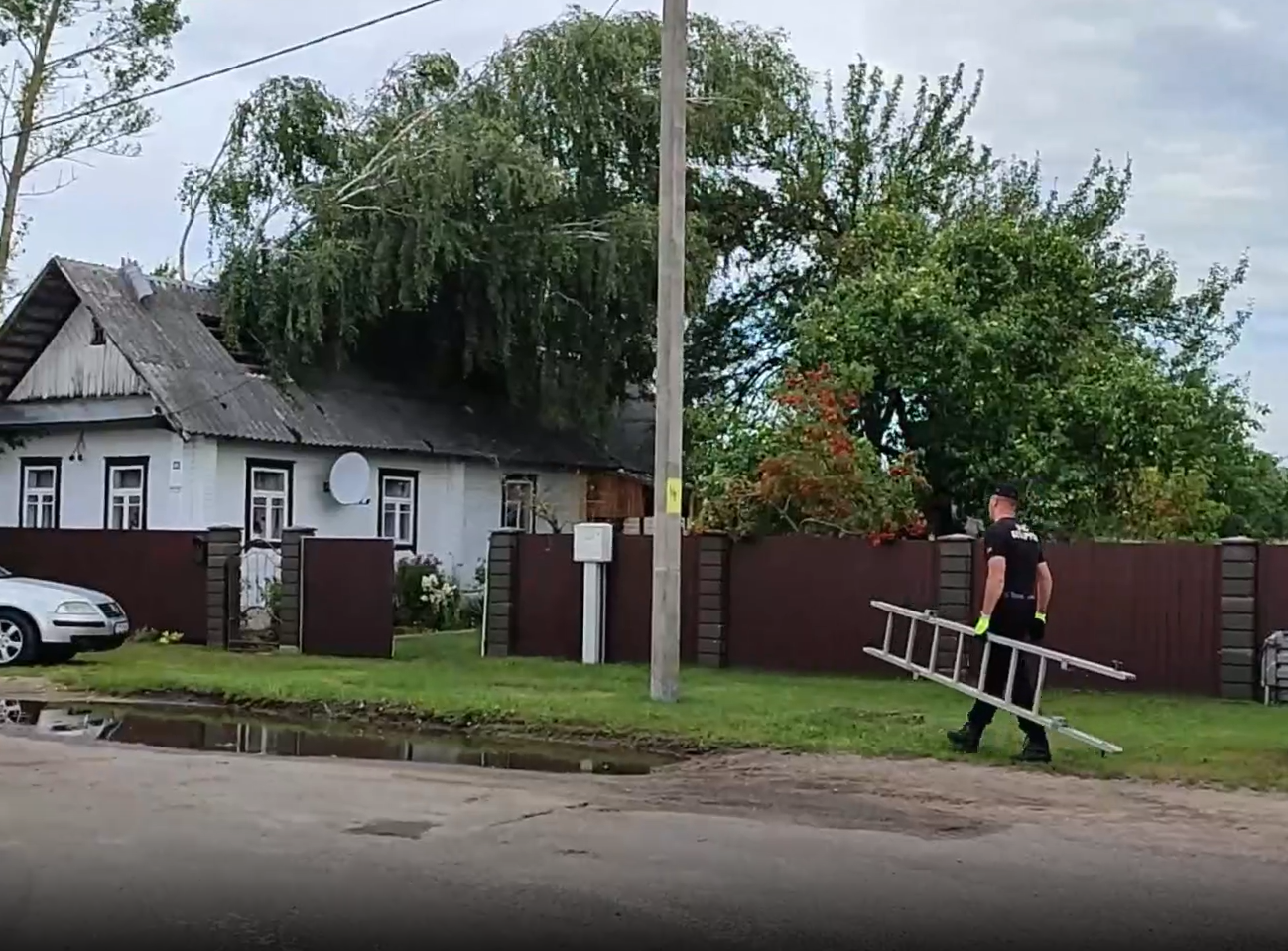Последствия урагана ликвидируют в Вилейском и Молодечненском районах
