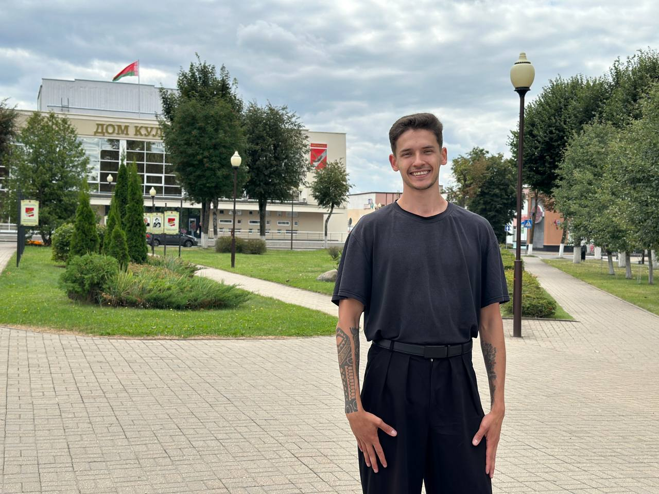 Вилейчанин Сергей Лугом покорил ТикТок своими зажигательными танцами