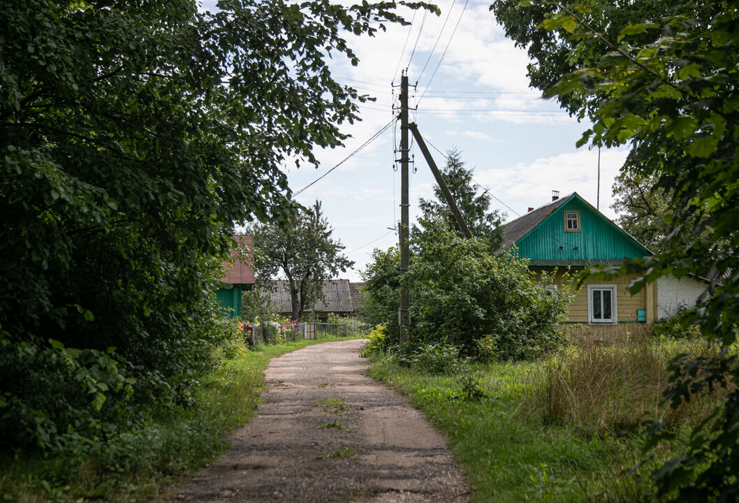 Смотрим пустующие дома за 45 рублей, которые продают с аукциона и без него