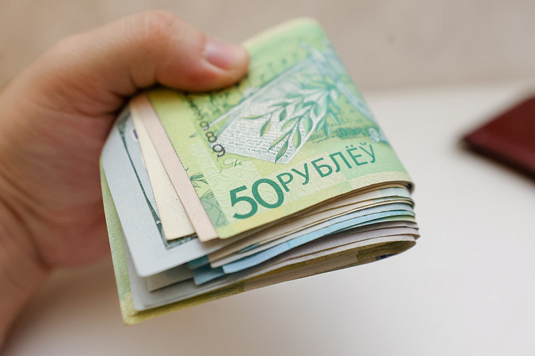 Зарплата бюджетников вырастет с 1 сентября