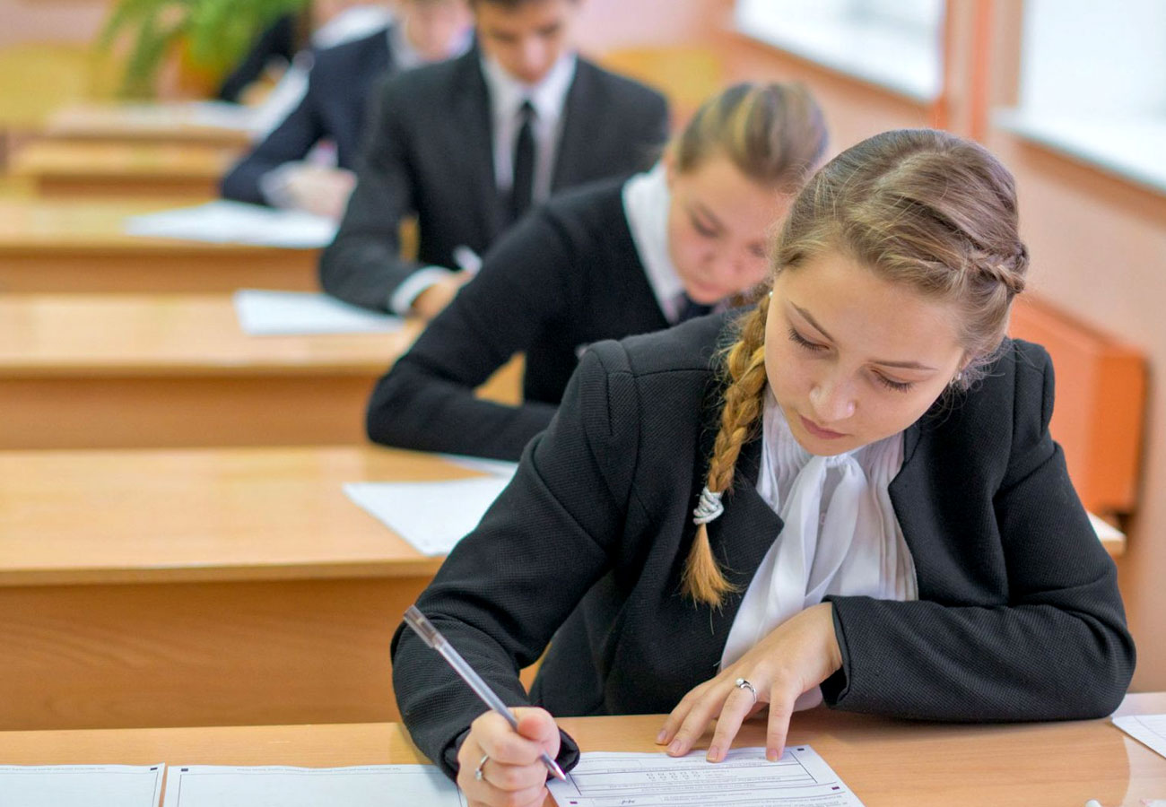 Стало известно, когда и какие экзамены будут сдавать выпускники 9 и 11 классов