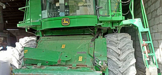 В Вилейском районе продают с аукциона зерноуборочный комбайн - сколько стоит