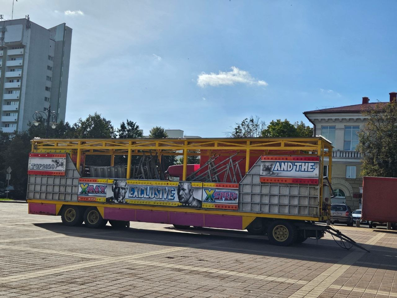 Узнали, когда начнут работу аттракционы на Центральной площади в Молодечно