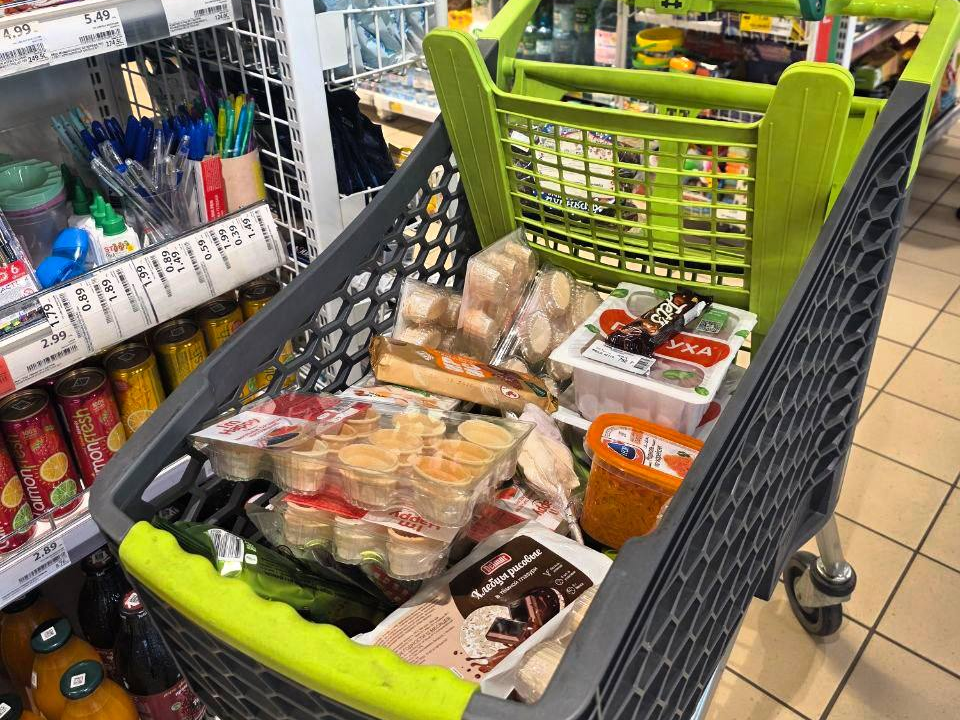 Продукцию с истекшим сроком годности обнаружили в магазинах Молодечно