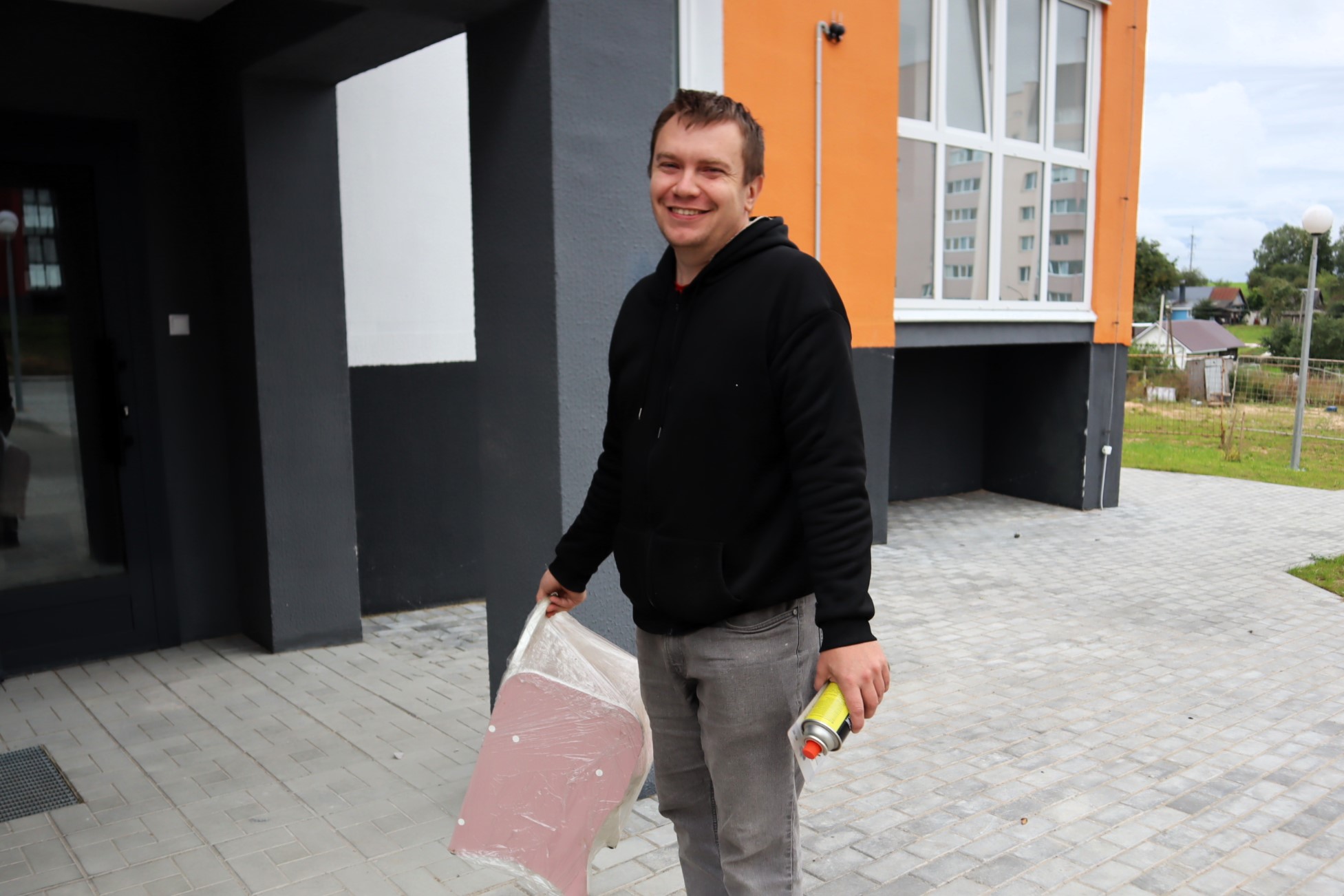 Сколько заплатил за трёшку в новом доме молодечненец Денис, и почём там квартиры вообще?