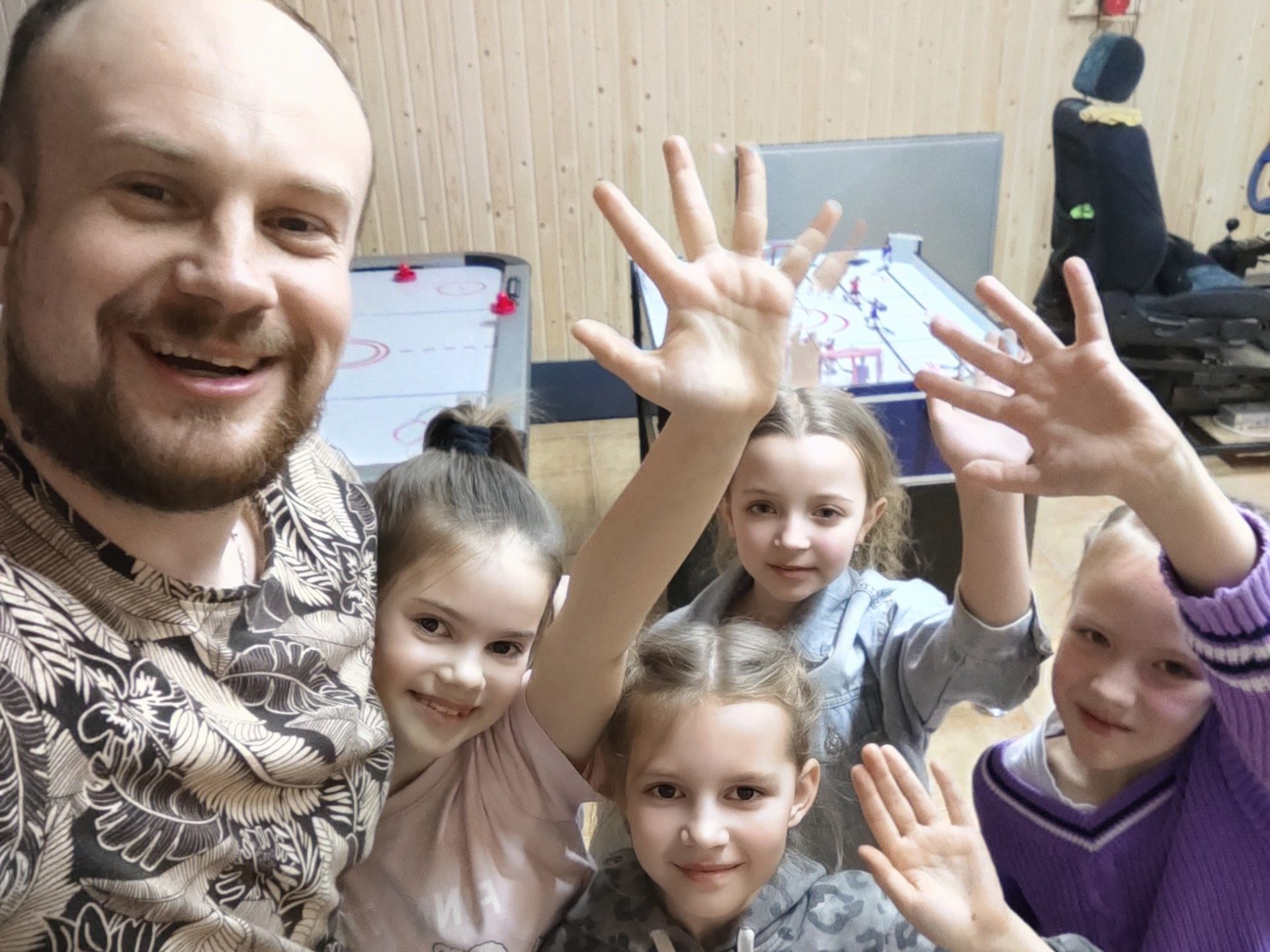 Как школьный учитель из Клецка стал владельцем VR-клуба