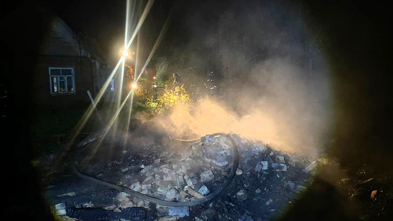 В деревне в 10 километрах от Браслава сгорела хозпостройка